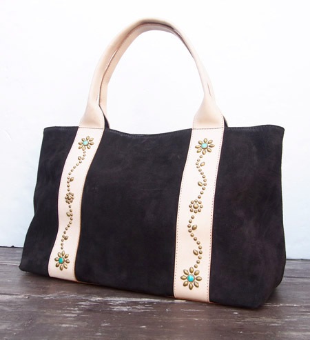 HTC �̎������Î��������� �Хå� ���� Turquoise Flower Studs Suede Tote Bag / Dark Brown��Natural