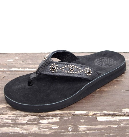HTC��The Sandalman�ڎ������Î��������ߎ��ݎ��ގَώݡ� ������� ���� Narrow Strap Glass Stone Studs / Black Suede