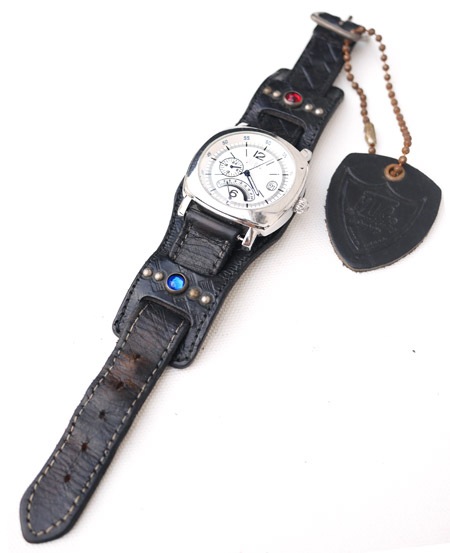 HTC �̎������Î��������͡������å��٥�� Emboss Polis Black Watch Belt  /  RED-BLUE Glass Stone
