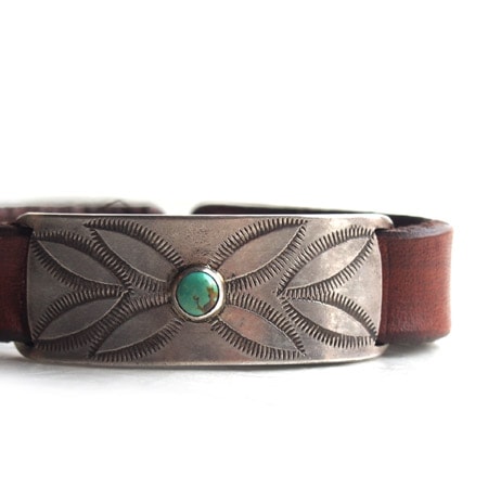 CHAFF DESIGN�̥���ա��ǥ������Leather Plate On Turquoise Bracelet