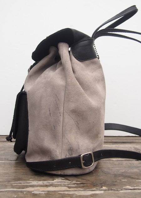 HTC �̎������Î��������͡��Хå� ����Turquoise Flower Suede Backpack / Navy��Dk Brown