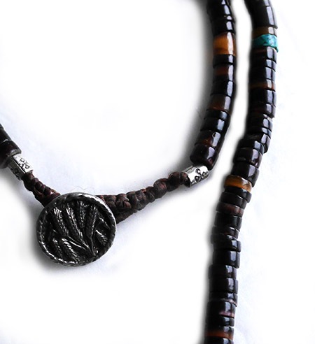 CHAFF DESIGN�̥���ա��ǥ������Brown Shell On Silver & Gold Ring Necklace