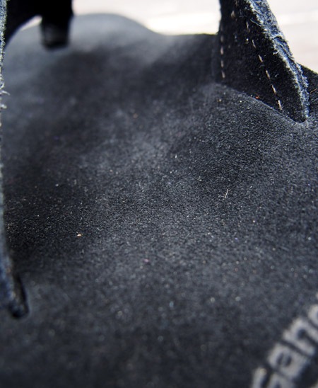 HTC��The Sandalman�ڎ������Î��������ߎ��ݎ��ގَώݡ� ������� ���� Narrow Strap Glass Stone Studs / Black Suede