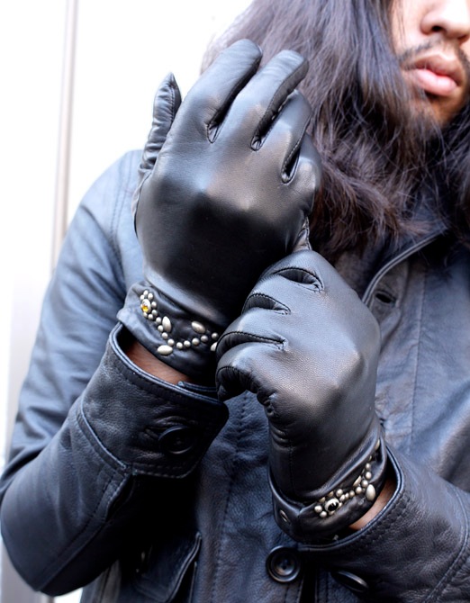 HTCレザーグローブ 手袋 フラワースタッズ　フリーサイズ HTCレザーグローブ 手袋 フラワースタッズ フリーサイズ メンズ アーム