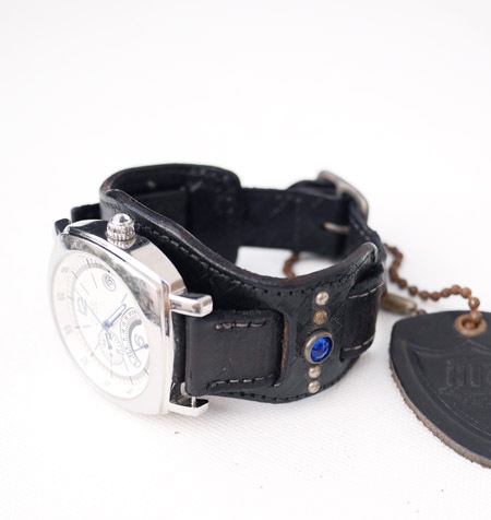 HTC �̎������Î��������͡������å��٥�� Emboss Polis Black Watch Belt  /  RED-BLUE Glass Stone