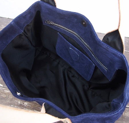 HTC �̎������Î��������� �Хå� ���� Turquoise Flower Studs Suede Tote Bag / Navy��Natural