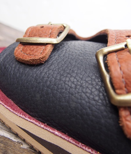 HTC��The Sandalman�ڎ������Î��������ߎ��ݎ��ގَώݡ� ������� ���� Double Buckle Flower Glass Stone Studs / Brown&Navy