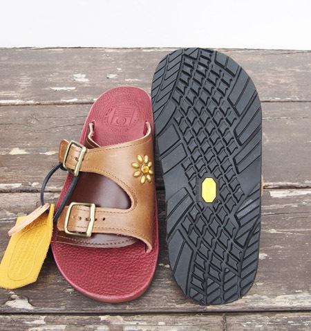 HTC��The Sandalman�ڎ������Î��������ߎ��ݎ��ގَώݡ� ������� ���� Double Buckle Flower Glass Stone Studs / Light Brown&Brown