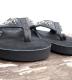 HTC��The Sandalman�ڎ������Î��������ߎ��ݎ��ގَώݡ� ������� ���� Narrow Strap Glass Stone Studs / Black Suede