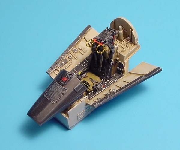 アイリス 4204 1/48 F-8J クルセイダー コクピットセット