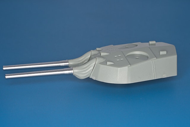 RBǥ 350L26 1/350 381mm (15) L/42 Mk I Classes: Quen Elizabeth, Royal Sovereign, RobertShips: Queen Elizabeth Royal Oak 8 pcs/szt