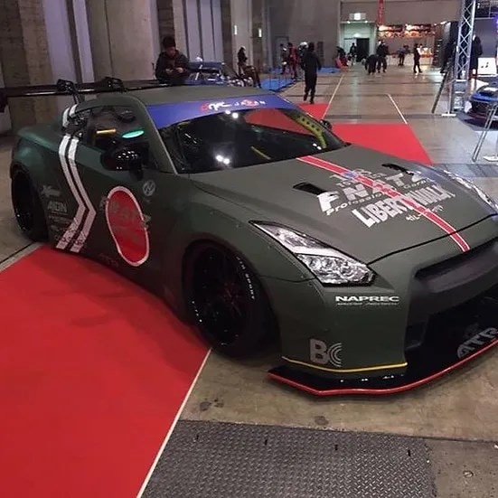 日産　NISSAN　R35GT-R アオシマ 1/24 ザ・モデルカー No.35 ニッサン R35 GT-R Spec-V