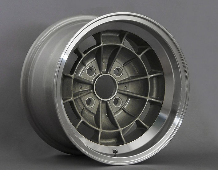 ZoomOn ZR113-16 1/24 16インチ Trd Tosco ホイールセット