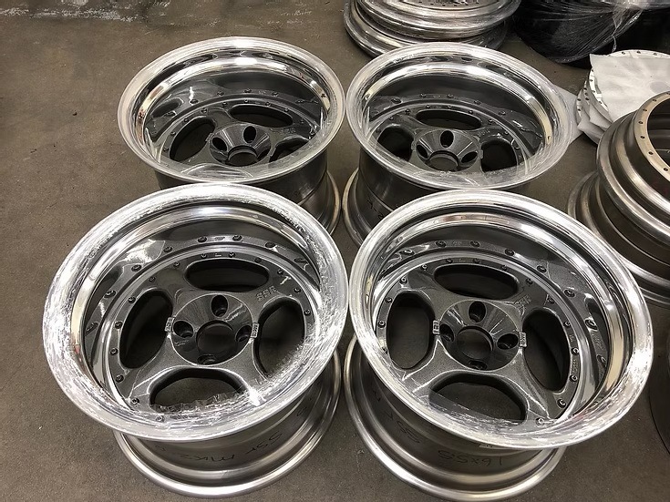 ZoomOn ZR147 1/24 16'' SSR MK2R リムセット | ZoomOn,ZR（タイヤ