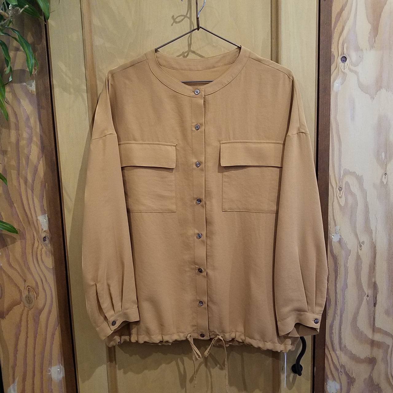 ノーカラーシャツ　DONEEyU