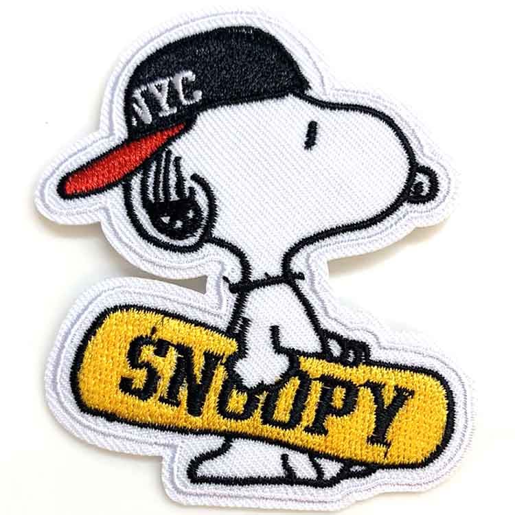 送料無料/ ワッペン スヌーピー NYC 刺繍 アイロン 全身