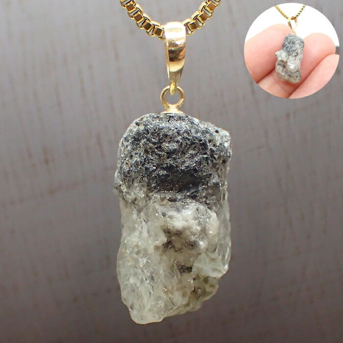 フェナカイト原石　ペンダントチャーム　18金 ロシア産 フェナカイト 原石 ペンダントトップ 18金 約3.6ct (01