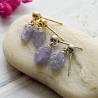 タンザナイト 原石 カン付き スタッドピアス 突き刺し型 天然石 アクセサリー ハンドメイド ジュエリー 12月誕生石 ギフト 上品 レディース 青 紫 パワーストーン 原石ピアス ミニマルデザイン 