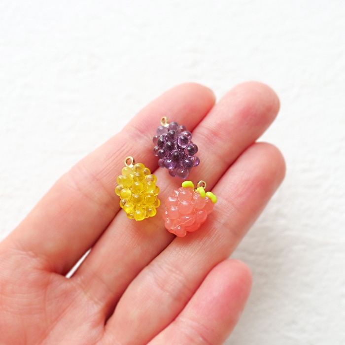 アクリルチャーム 【 ぶどう ラズベリー 1個売り】 カン付き チャーム