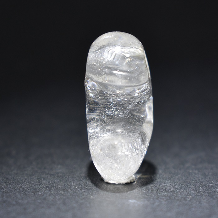 55.山梨 黒平水晶 勾玉 約18mm 山梨県産 日本銘石 パワーストーン