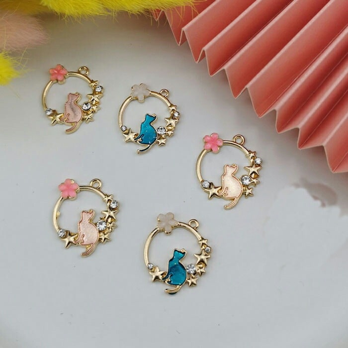 メタルチャーム【343. 星と花とネコ】【1個】猫 チャーム ライン