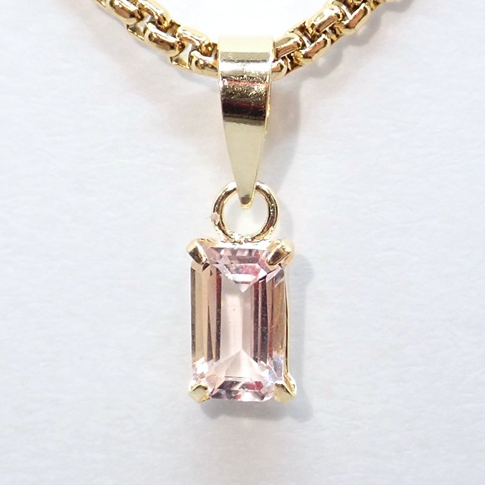 モルガナイト スクエア 3x5mm 約0.25ct K18 ペンダントトップ ブラジル
