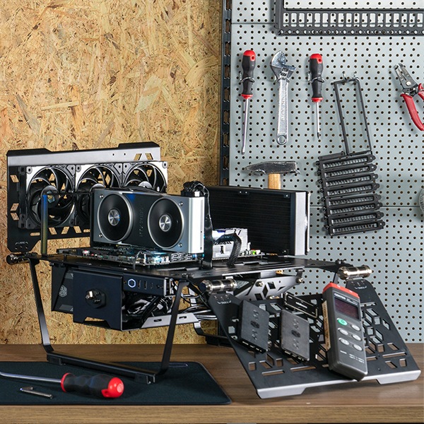 Cooler Master フルタワーオープンフレーム型PCケース 「MASTERFRAME