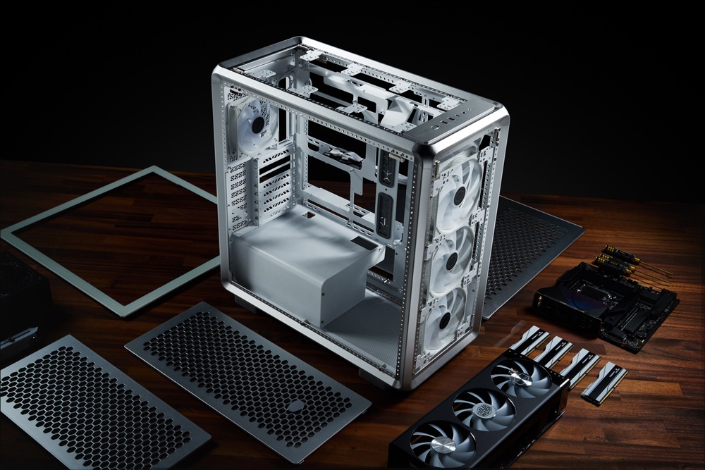 Cooler Master MasterFrame 600 Silver オープンフレーム型