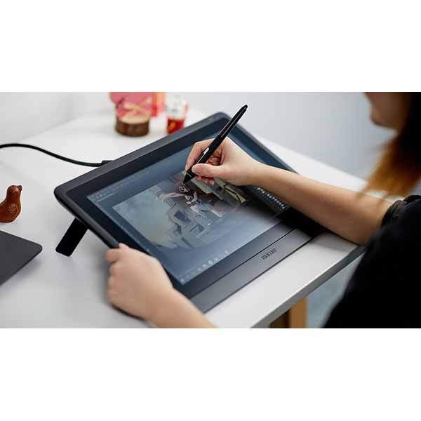 Wacom Cintiq 16 液晶ペンタブレットのエントリーモデル