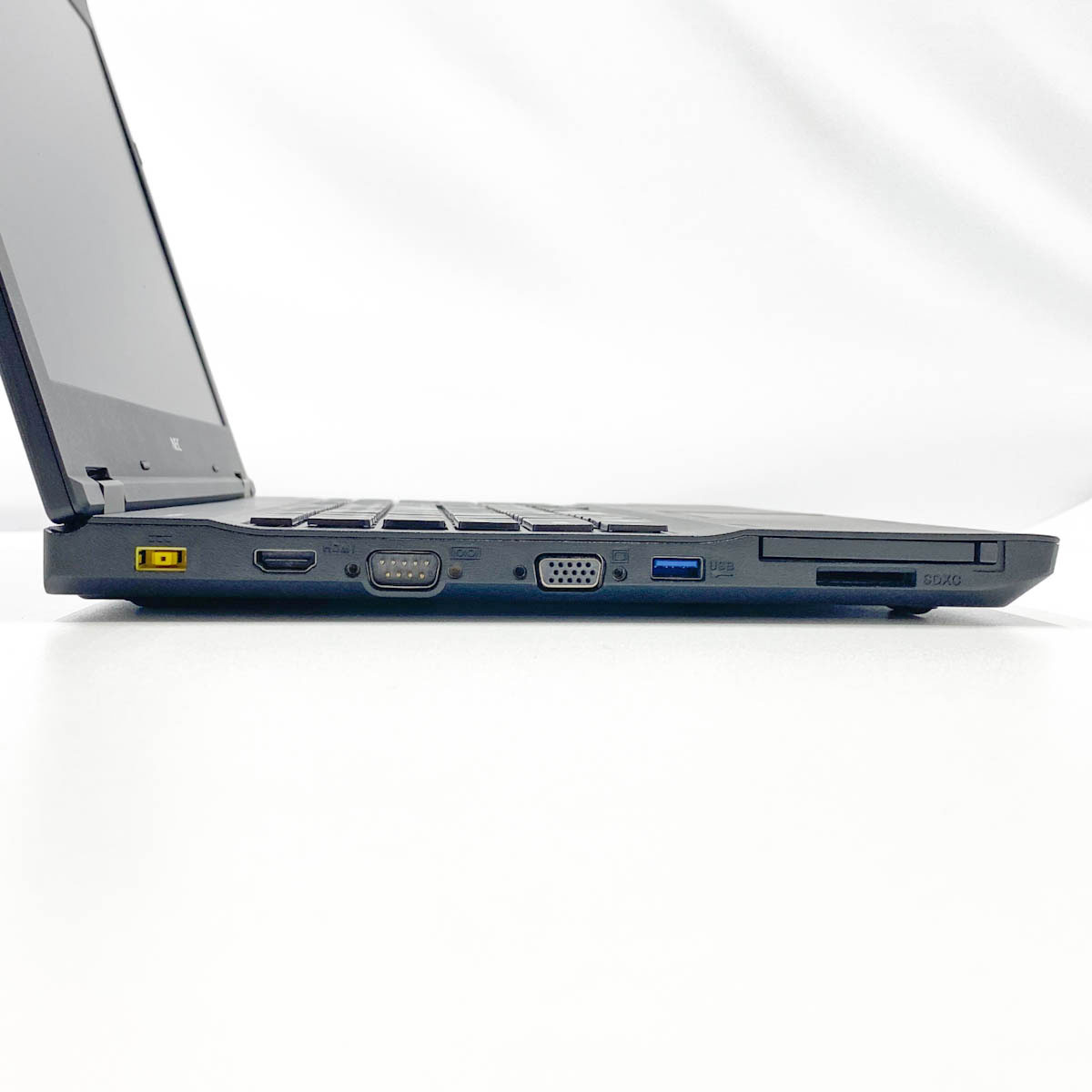 中古 VersaPro VKH19X-3 NEC ノートパソコン Corei7 8650U/16GB