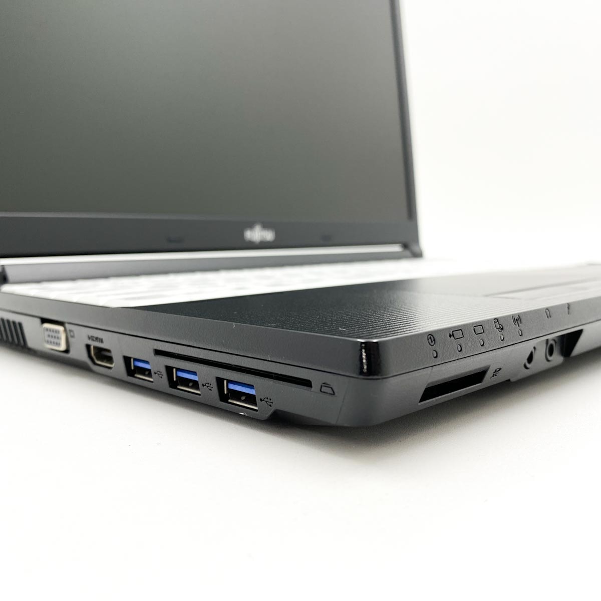 中古 LIFEBOOK A746/S 富士通 ノートパソコン Corei7 6600U /8GB