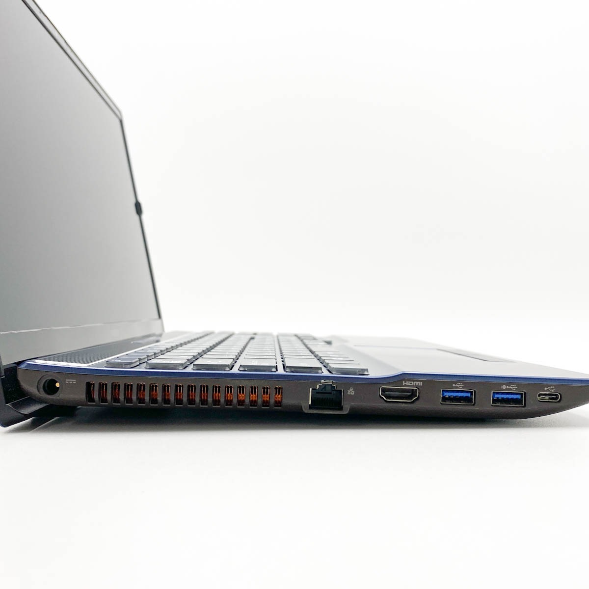 中古 LIFEBOOK FMVWE3A37L 富士通 ノートパソコン Corei7 1165G7/16GB
