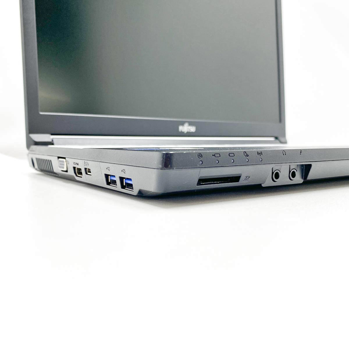 中古 LIFEBOOK A7511/G 富士通 ノートパソコン Corei5 1145G7/16GB