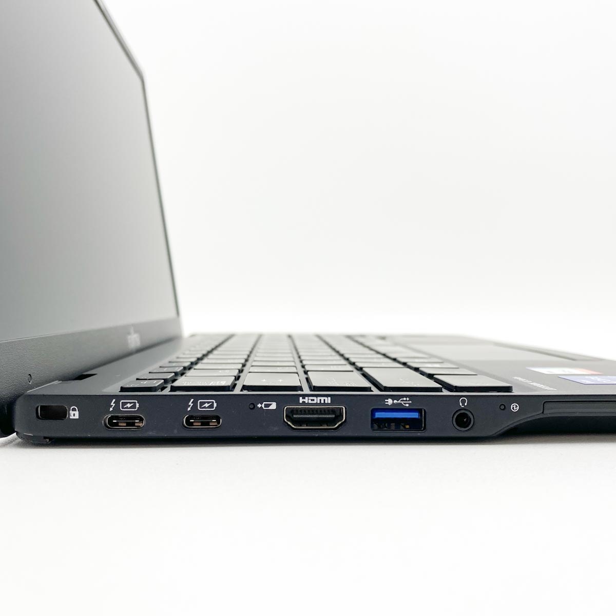 中古 LIFEBOOK U9311/F 富士通 ノートパソコン Corei7 1185G7/16GB