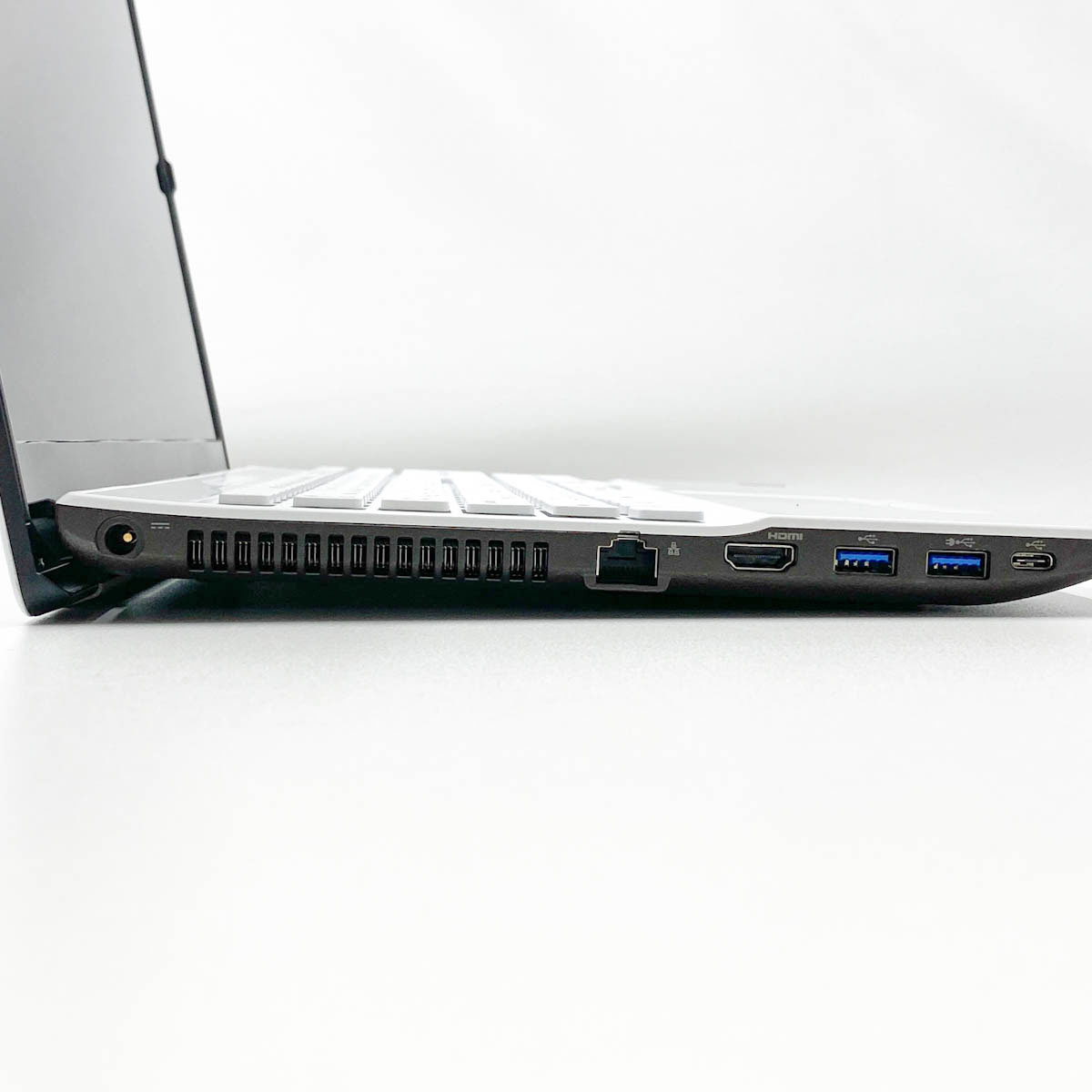 中古 LIFEBOOK AH50/D3 富士通 ノートパソコン Corei7 8565U/16GB