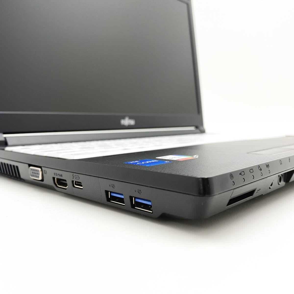 中古 LIFEBOOK A7511/G 富士通 ノートパソコン Corei5 1145G7/16GB