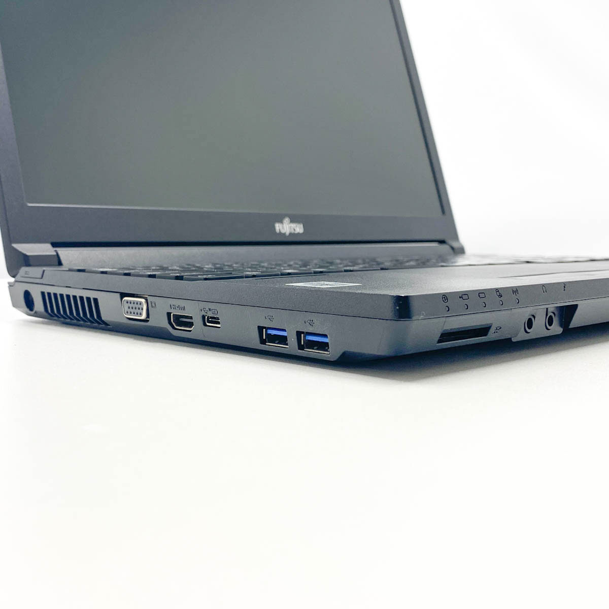 中古 LIFEBOOK A7510/EW 富士通 ノートパソコン Corei7 10610U/16GB