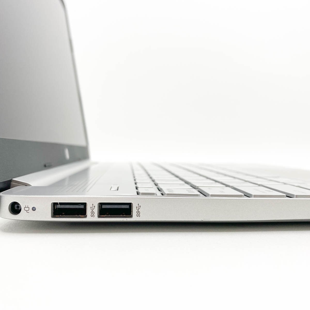中古 15s-fq5041TU HP ノートパソコン Corei5 1235U/16GB/SSD256GB