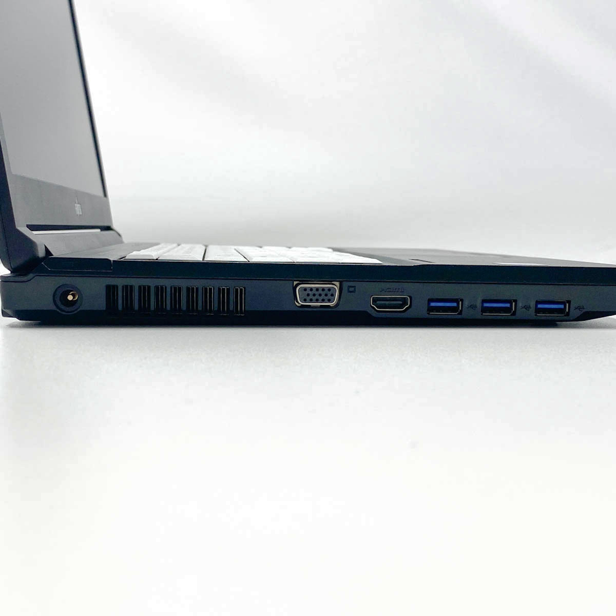 中古 LIFEBOOK A579/B 富士通 ノートパソコン Corei5 8365U/8GB