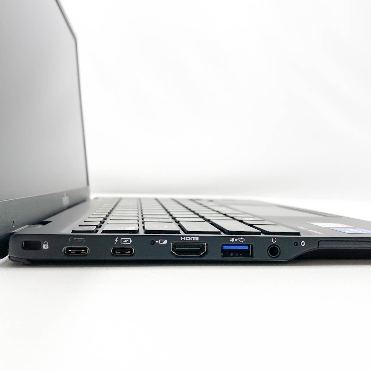 中古 LIFEBOOK U9311/F 富士通 ノートパソコン Corei7 1185G7/16GB