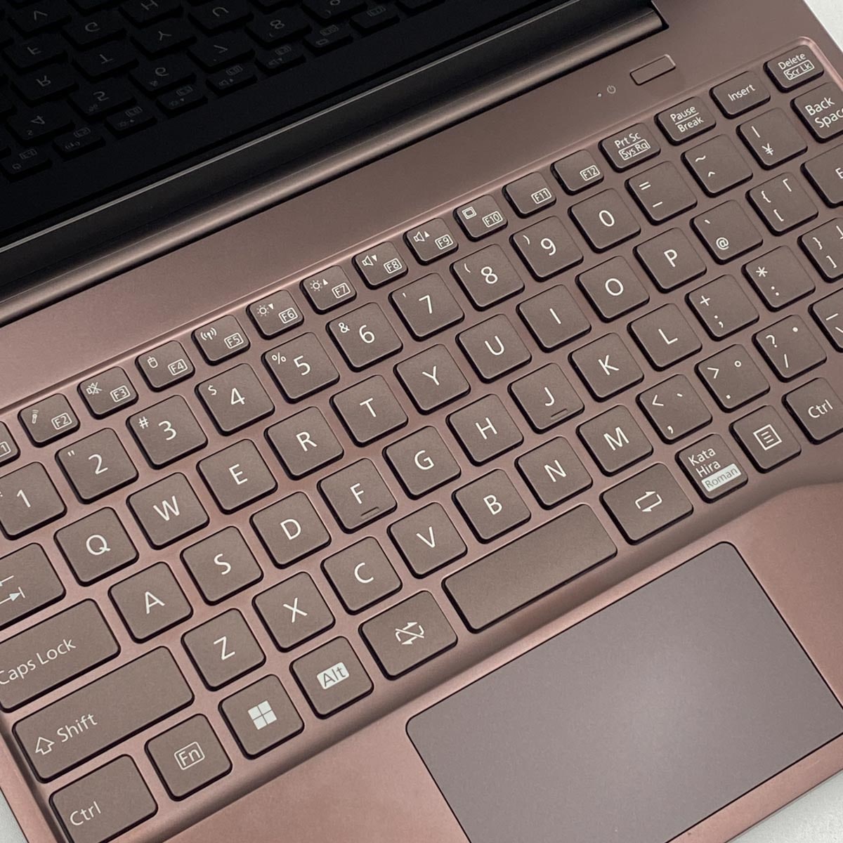 中古 LIFEBOOK CH75/G3 富士通 ノートパソコン Corei5 1240P/8GB