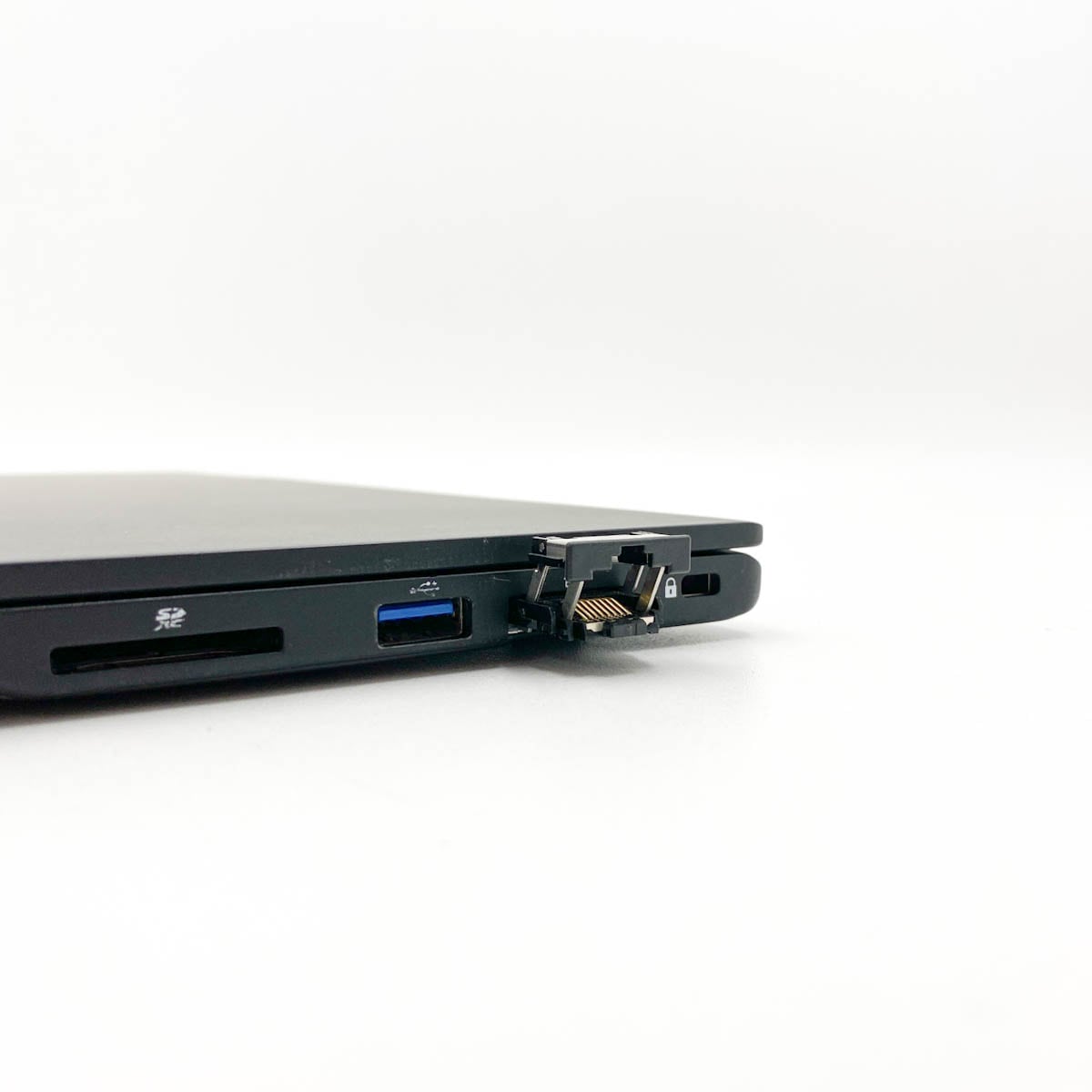 中古 LIFEBOOK U9310/D 富士通 ノートパソコン Corei7 10610U/16GB