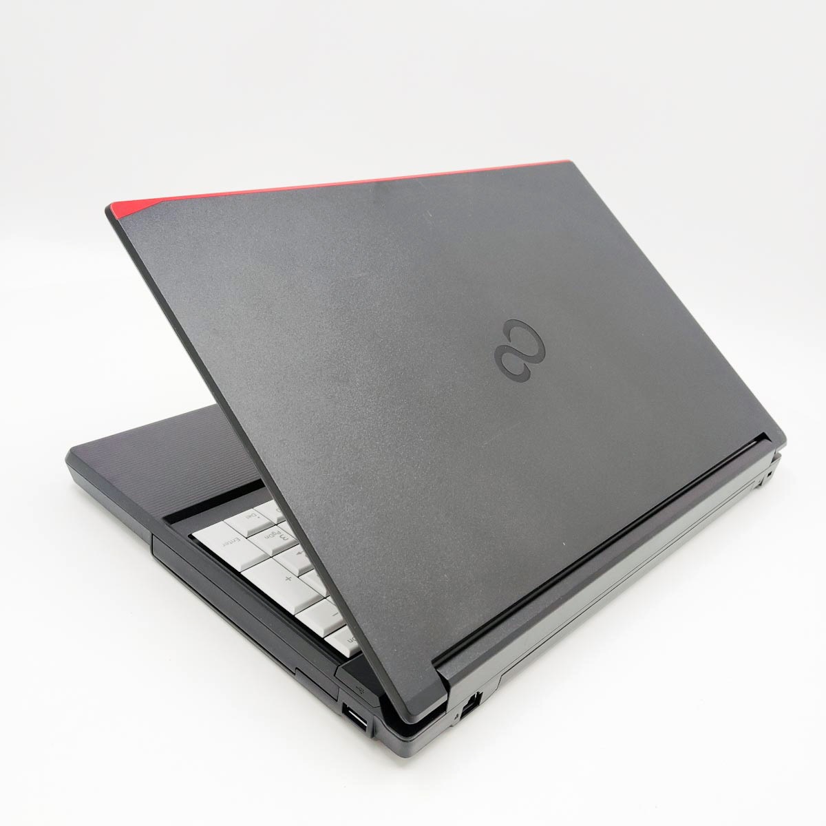 中古 LIFEBOOK A5511/G 富士通 ノートパソコン 【キーボードきれい