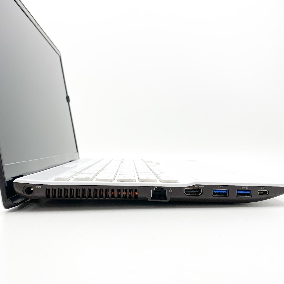 中古 LIFEBOOK FMVAH05005 富士通 ノートパソコン Corei7 1195G7/16GB