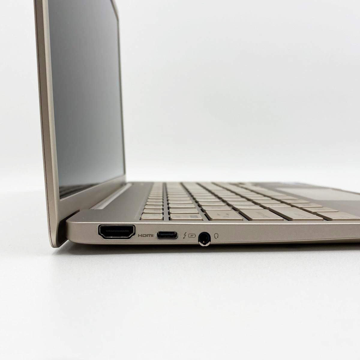 中古 LIFEBOOK CH75/G3 富士通 ノートパソコン Corei5 1240P/8GB