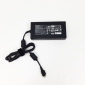 TOSHIBA 19V-9.5A 180W ACアダプタ [ACU01010 /ACアダプタ /中古 ]