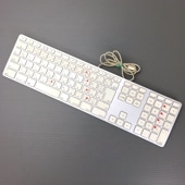 【お宝発掘市！】 Apple USB Keyboard テンキー付(JIS) MB110J/A(A1243) [FAC04051][中古 周辺機器][外装：Bランク 動作：Jランク]