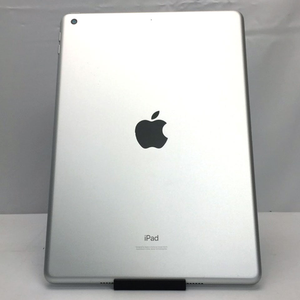 Apple iPad 10.2インチ 第8世代 Wi-Fi 32GB シルバー MYLA2J/A (A2270
