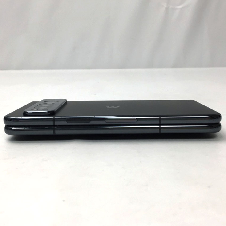 Google Pixel Fold G0B96 256GB Obsidian G0B96 [ZBC07017][中古Android 16.0 /Google Tensor G2 /メモリ：12GB /256GB/ 発売時期：2023年～][画面：Aランク 外装：Bランク 動作：Aランク][送料無料] 8枚目