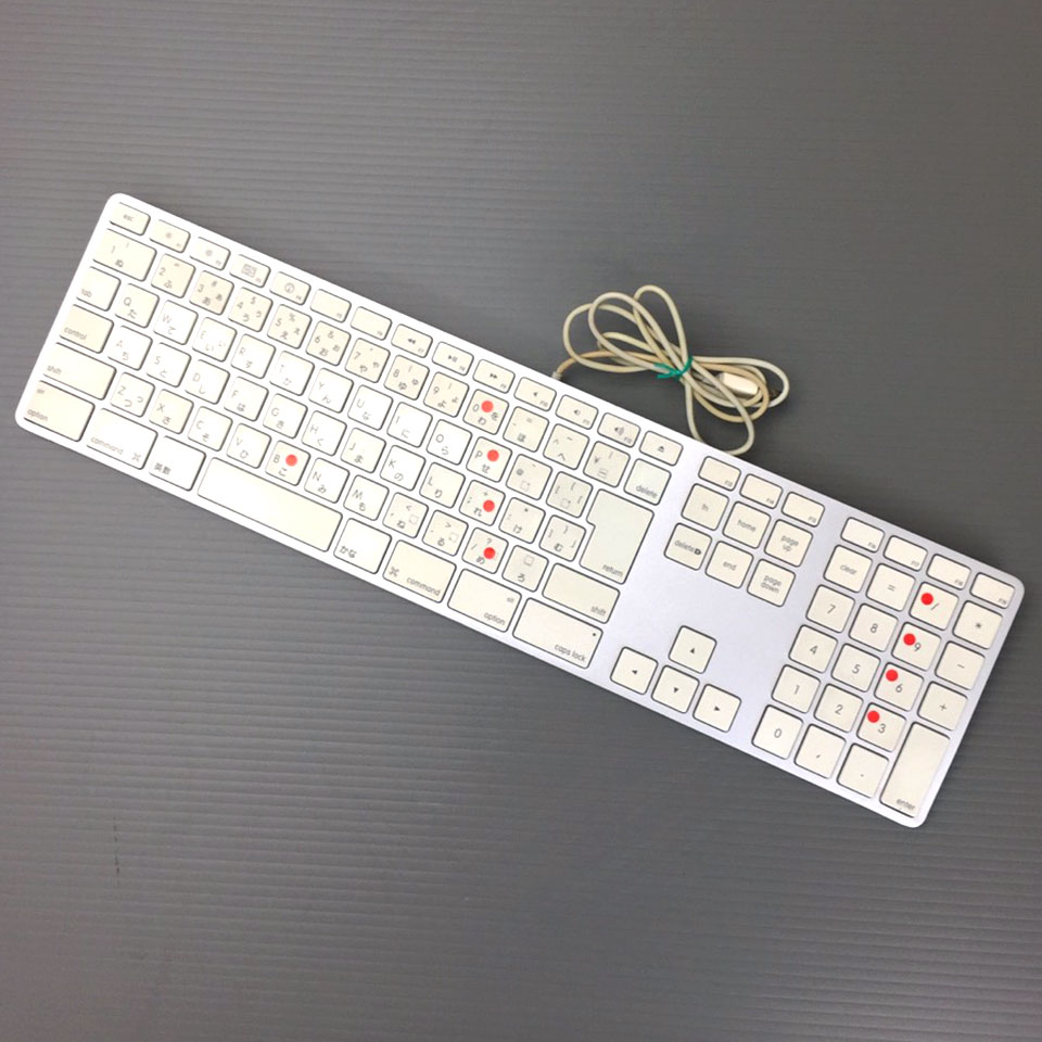【お宝発掘市！】 Apple USB Keyboard テンキー付(JIS) MB110J/A(A1243) [FAC04051][中古 周辺機器][外装：Bランク 動作：Jランク] 2枚目